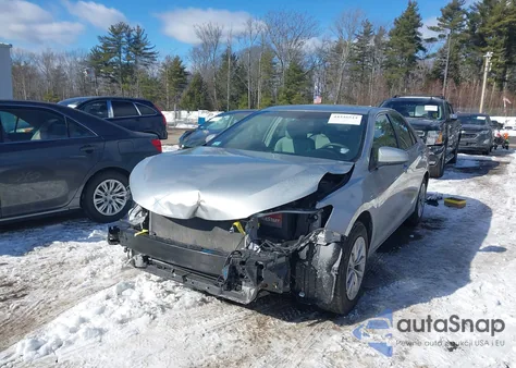 2015 Toyota Camry Le z USA, uszkodzony, nr VIN 4T1BF1FK5FU001891